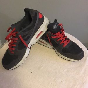 EUC Mens Nike sneakers